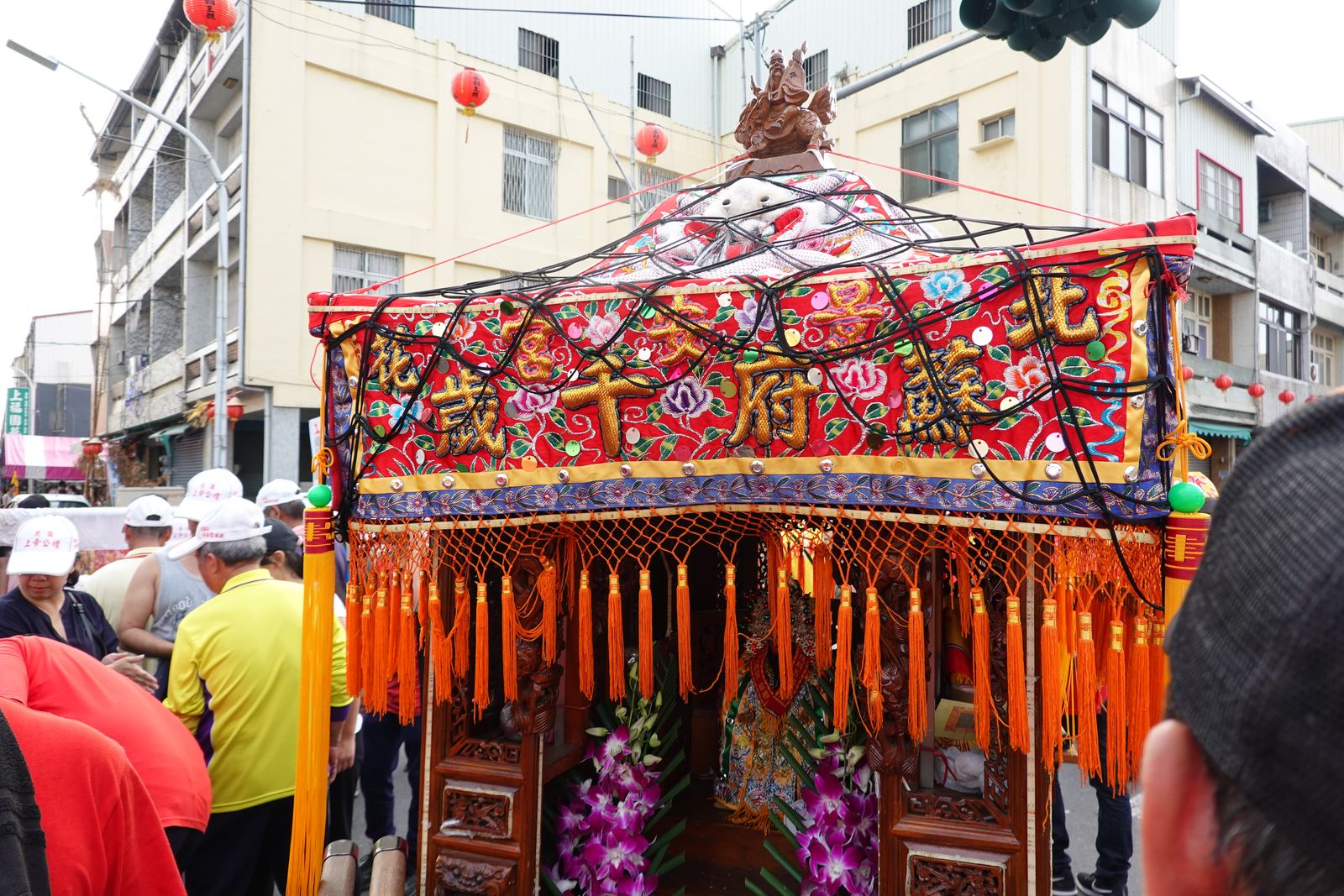 蘇府千歲神轎遶境關廟街頭